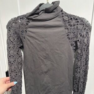 Free people Gray Ribbed Top with Lace Sleeves